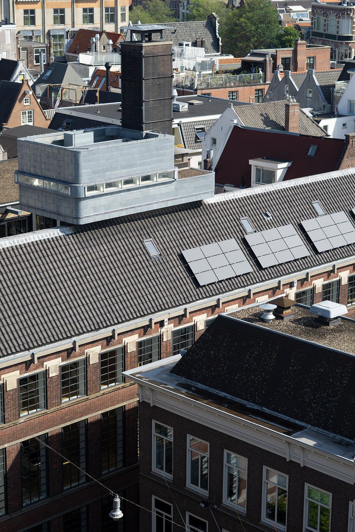 Mat zwart zonnedak | Adyen | Solarix