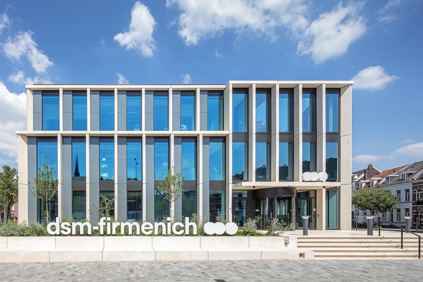 Zonnegevel Hoofdkantoor dsm-firmenich Maastricht | Solar Facade Head office dsm-firmenich Maastricht | Solarix
