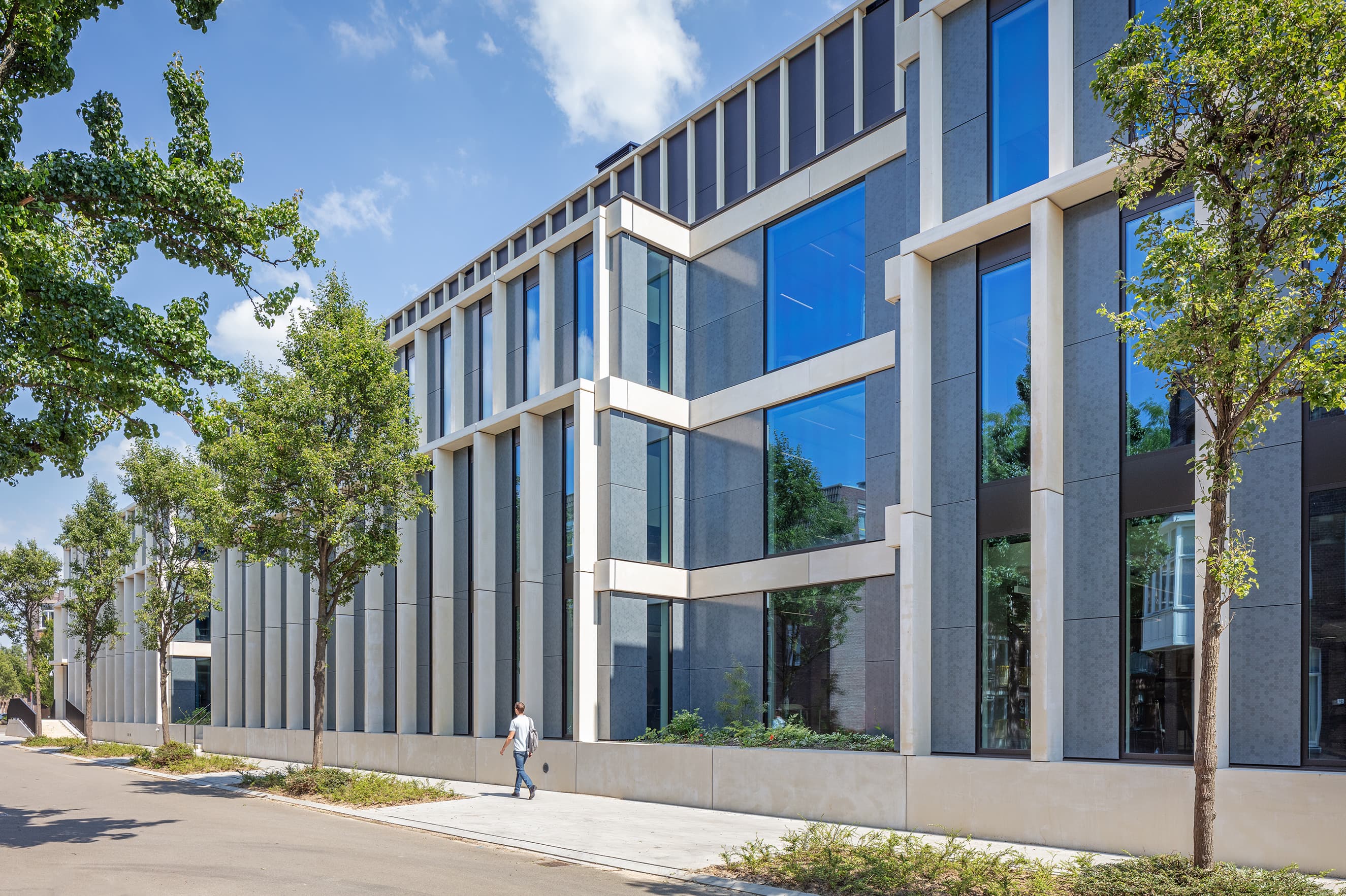 Zonnegevel Hoofdkantoor dsm-firmenich Maastricht | Solar Facade Head office dsm-firmenich Maastricht | Solarix